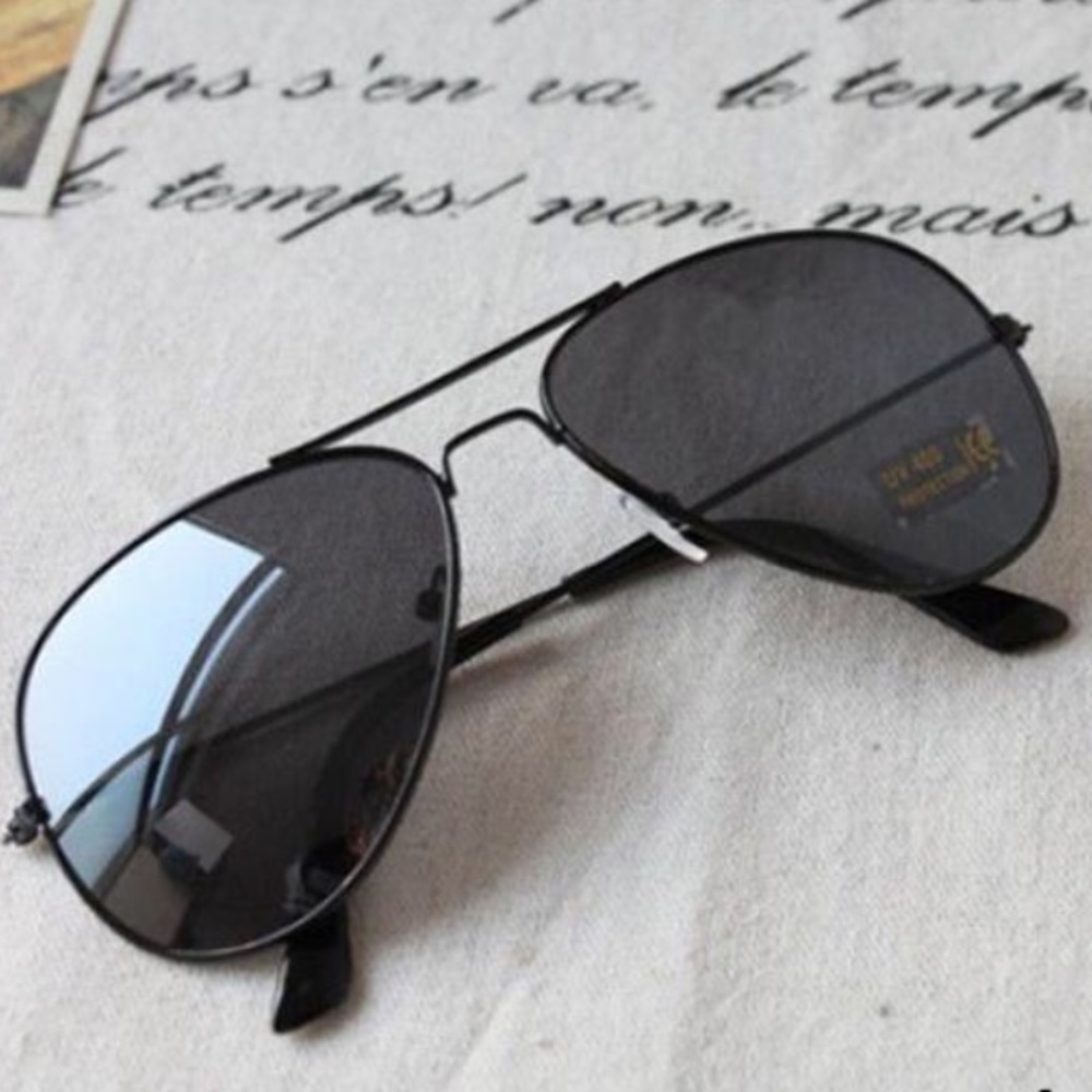 ✨NEW✨🖤Classic Black Aviator Sunnies 🖤